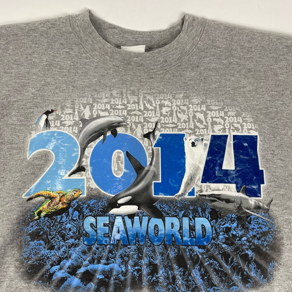 Sea World 2014 Gray Crewneck Sweatshirt Adult Size XL Orca Sea Turtle Polar Bear